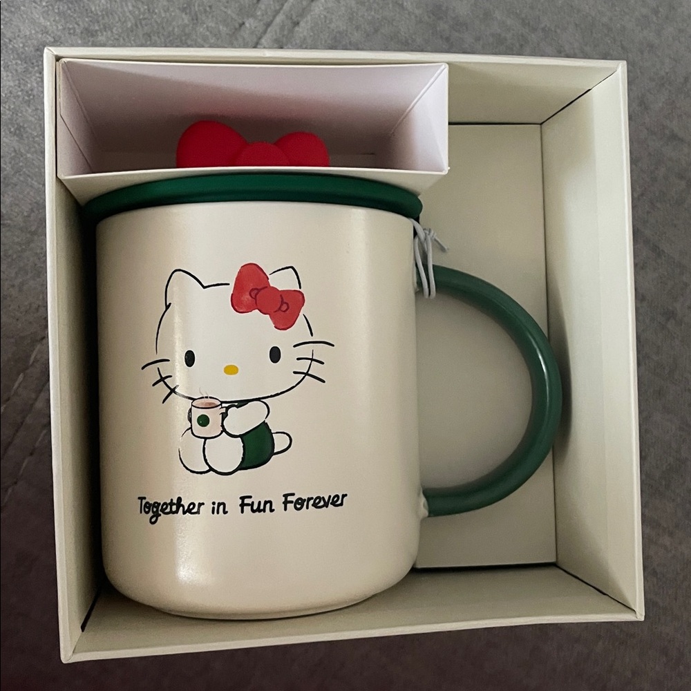 2025 Starbucks Sanrio Hello Kitty Mug with Red Bow and Green Lid - Picture 6 of 6